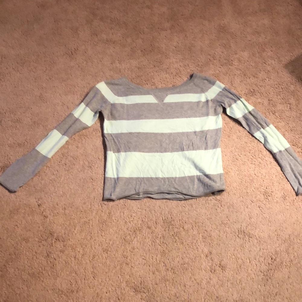 Loose fitting, light weight Gap sweater
